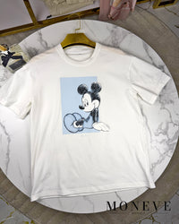 T-shirt Mickey Paris – Klasyczny Basic z Nutką Magii — widok 1