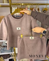 Czekoladowy Komplet Suede BG – T-shirt & Spódnica Mini Brandenburg Couture — widok 4
